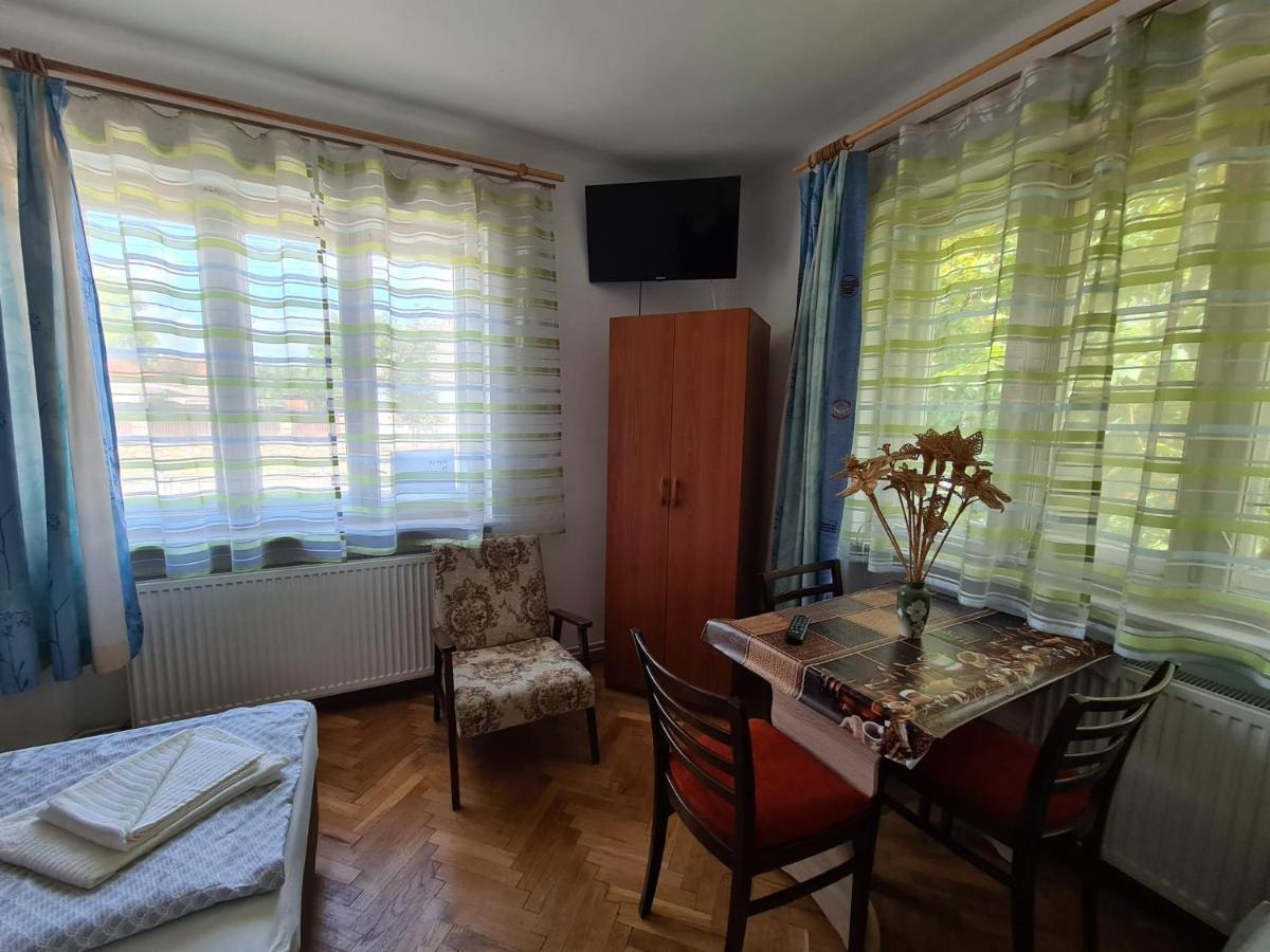 Sepsi-Szek Hotel Sfântu Gheorghe Bagian luar foto