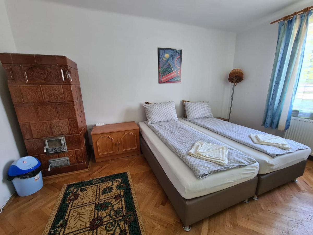 Sepsi-Szek Hotel Sfântu Gheorghe Bagian luar foto